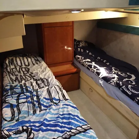 The Boat 船上ホテル *
