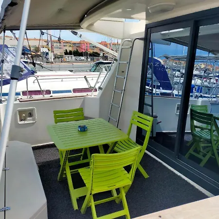 The Boat 船上ホテル アグド
